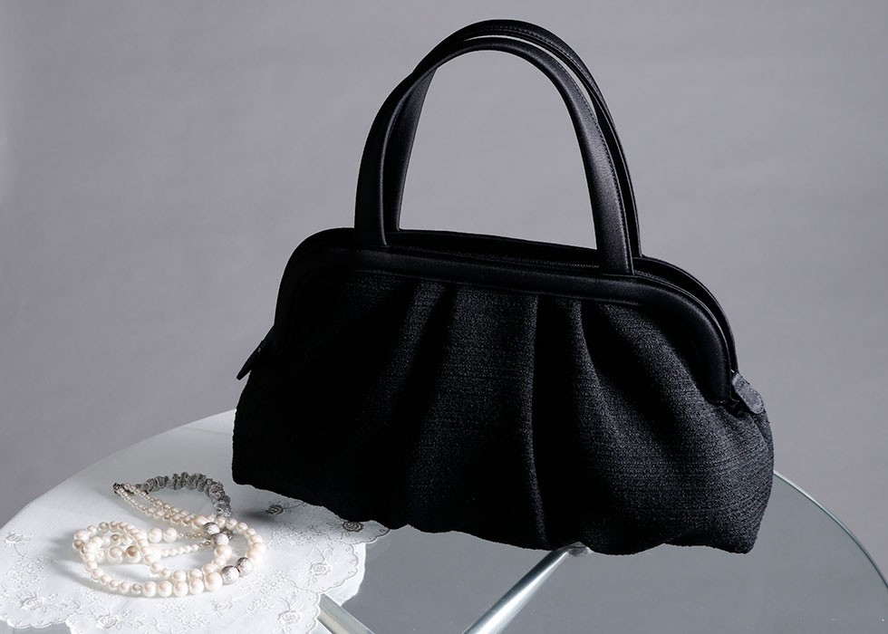 まれると 倍倍＋10％☆6/4・5限定 冠婚葬祭 日本製 1934 ギャレリア BagLuggage 通販 PayPayモール 岩佐  フォーマルバッグ IWASA イワサ 米沢織 ツイードソフトバッグ ブラックフォーマル がございま 