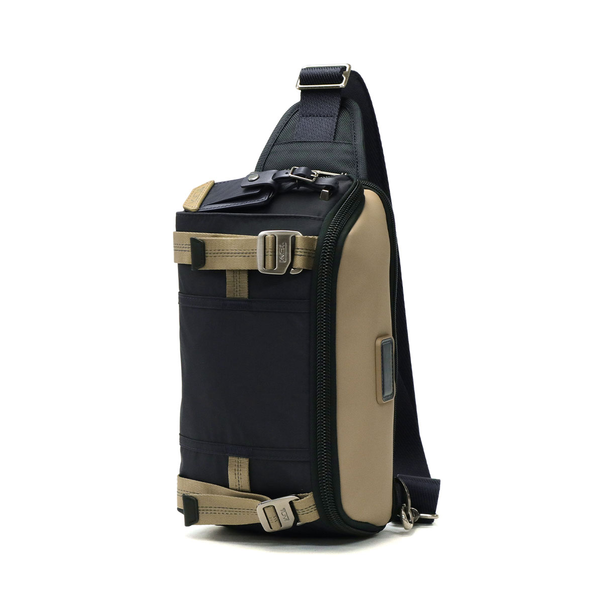 TUMI 最大49%☆8/1限定 正規品5年保証 トゥミ ボディバッグ
