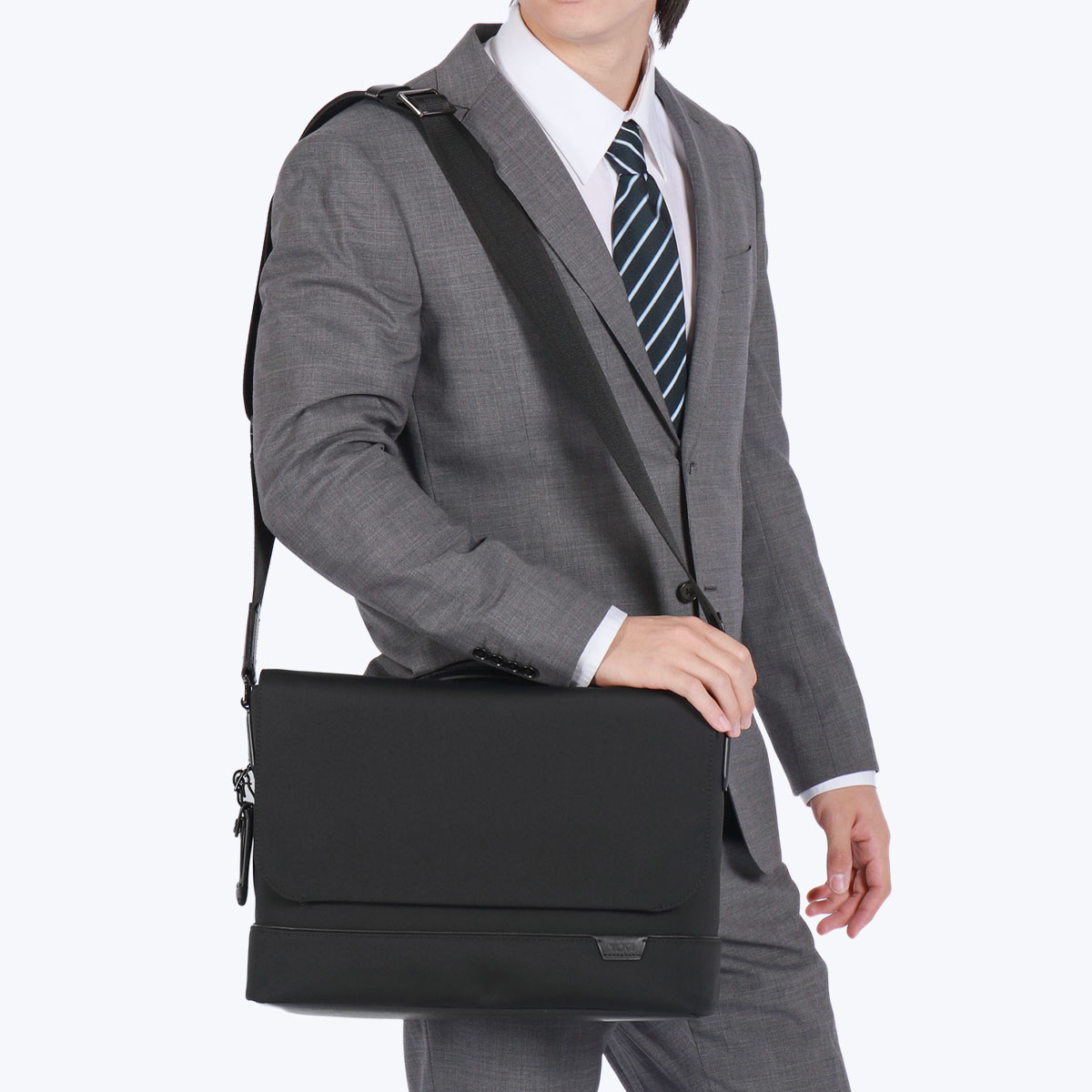 TUMI 最大31%☆4/22まで 正規品5年保証 トゥミ ショルダーバッグ