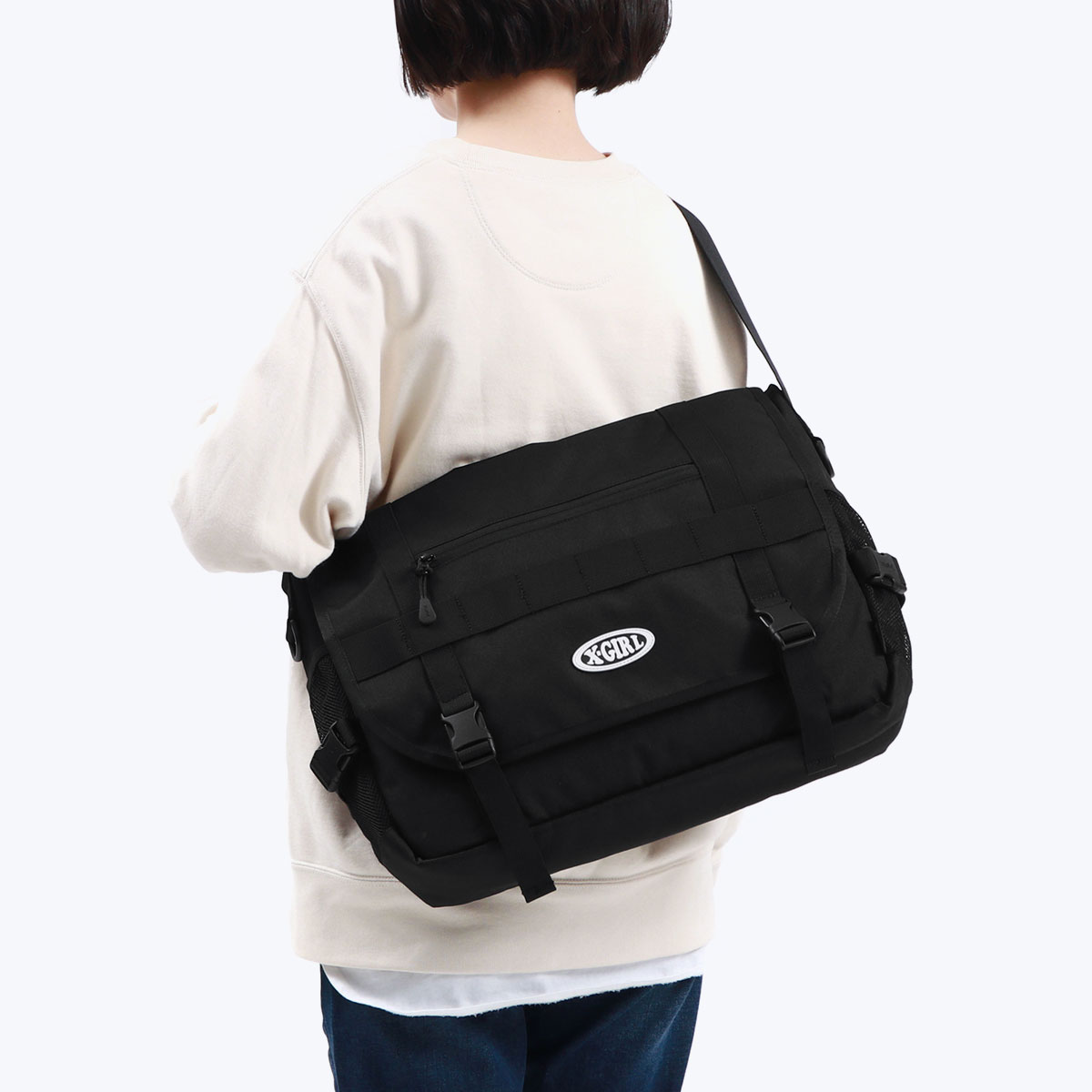 最大36%★4/9限定 エックスガール バッグ X-girl ショルダーバッグ OVAL LOGO MESSENGER BAG メッセンジャーバッグ  PC 15.6インチ レディース 105231053006