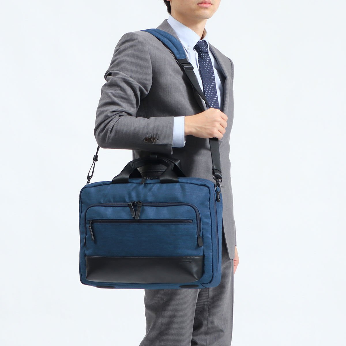 最大36%★5/3限定 セール30％OFF ゼロハリバートン ビジネスバッグ ZERO HALLIBURTON 2WAY ブリーフケース  LIGHTWEIGHT BUSINESS 2 Laptop Bag B4 A4 81102