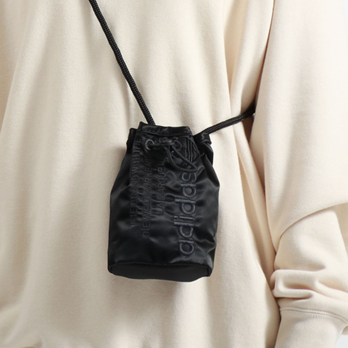 adidas Originals アディダスオリジナルス ショルダーポーチ 0.5L