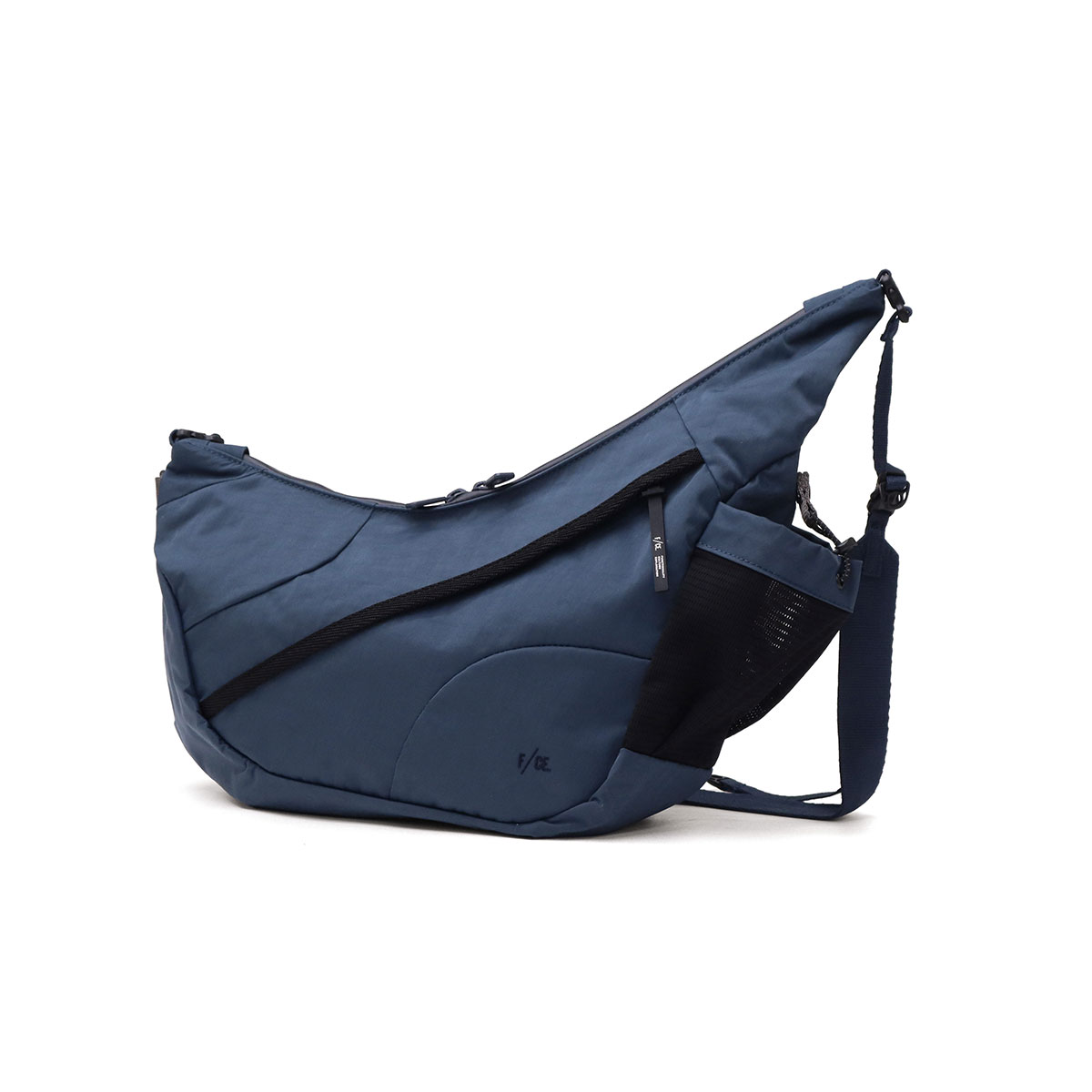 最大51%★5/24限定 エフシーイー ショルダーバッグ メンズ レディース 斜めがけバッグ F/CE. A5 10L TEXTURED TWILL HORN MINI SHOULDER BAG FTT36261B0001の画像