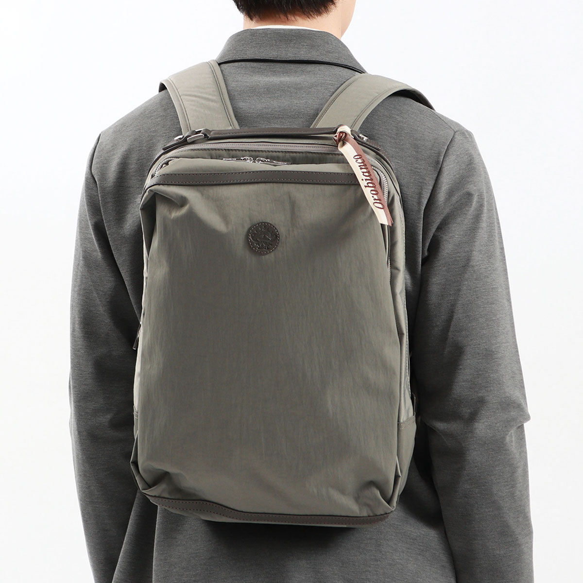 最大50%★5/25限定 日本正規品 オロビアンコ リュック メンズ 大容量 リュックサック シンプル 黒 Orobianco ビジネス ブランド A4 B4 13L SEMPRE LIGHT 92391の画像