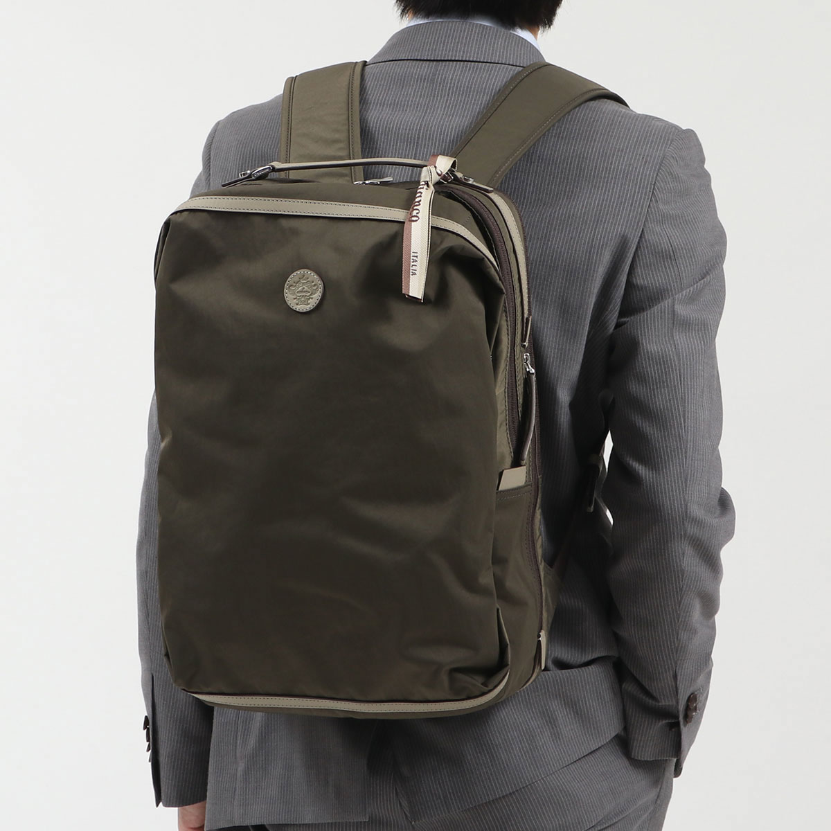 【未使用品】Orobianco /オロビアンコ 軽量 ビジネスリュック 茶系 楽天市場】【最大36倍 5/2〜】 もれなくハンカチ+選べるノベルティ