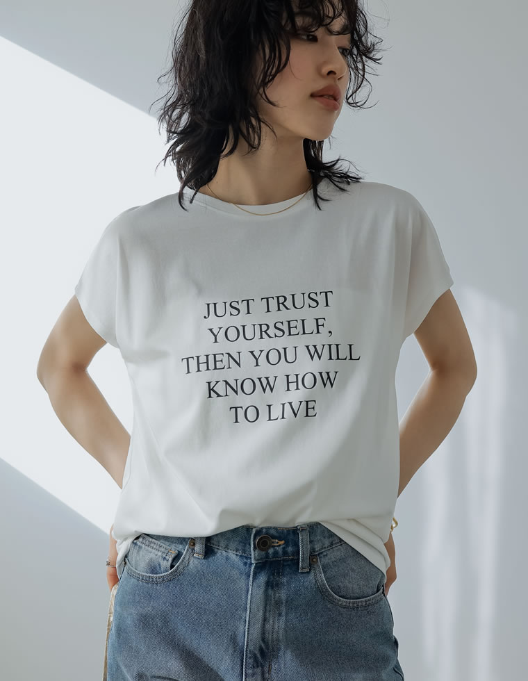 Rady ﾘｯﾌﾟTｼｬﾂ Radyロゴが可愛すぎません？🥹💗 クロップド丈で腹チラが推し