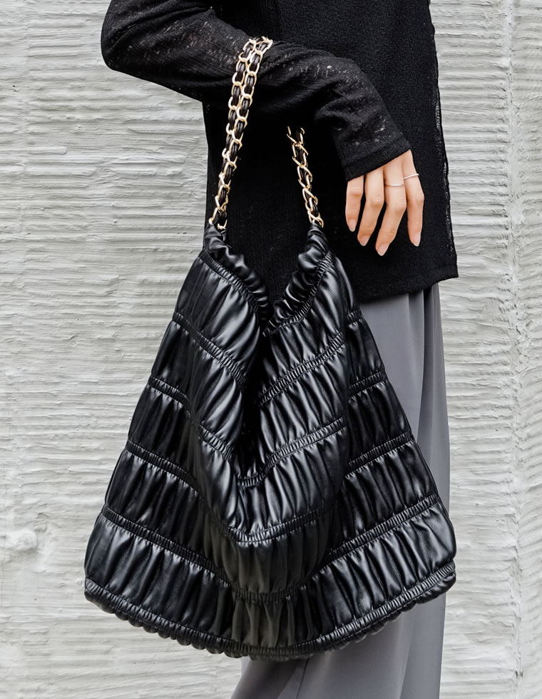 バッグ ポーチ付き レディース チェーンバッグ ショルダーバッグ 肩掛け 大容量 プリーツバッグ 合皮 フェイクレザー 春夏 | Re:EDIT | 01