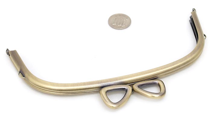 1843.ハンドメイド　18cm底板付き大きめがま口　リボンボーダー　一個限り 1843.ハンドメイド 18cm底板付き大きめがま口 リボンボーダー 一個限り