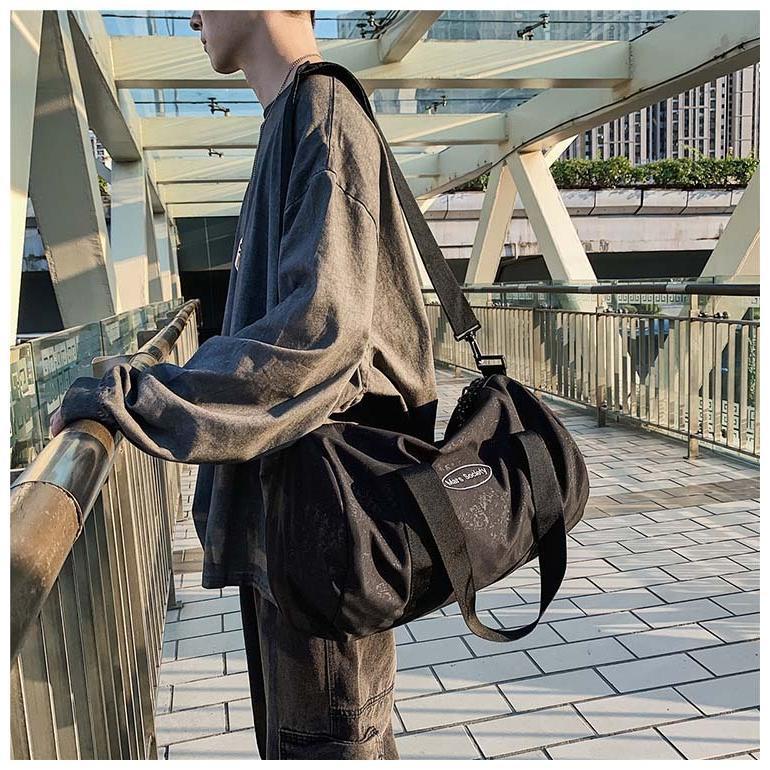 旅行バッグ 防撥水 ボストンバッグ 乾湿分離 スポーツバッグ 32L 大容量 カジュアル トートバッグ 3Way 旅行 カ?