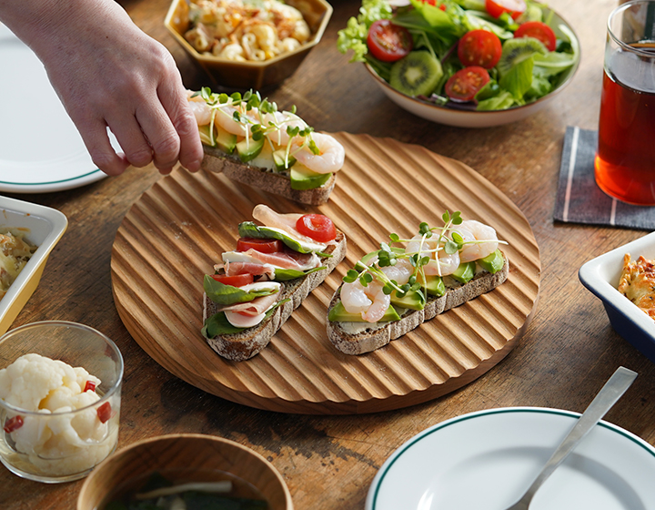 朝倉家具 波乗りパン皿 270 木製 山桜 天然木 オイル仕上げ 日本製