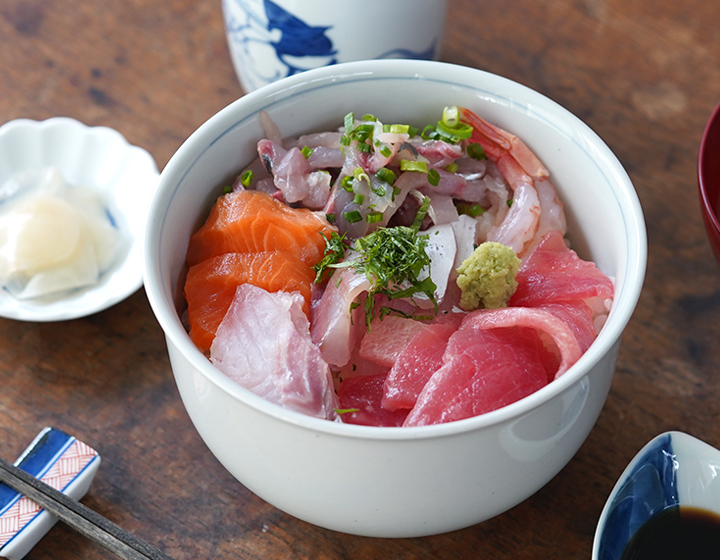 東屋 丼鉢 薫 No.2 どんぶり 波佐見焼 陶磁器 日本製 : がらんどう 手