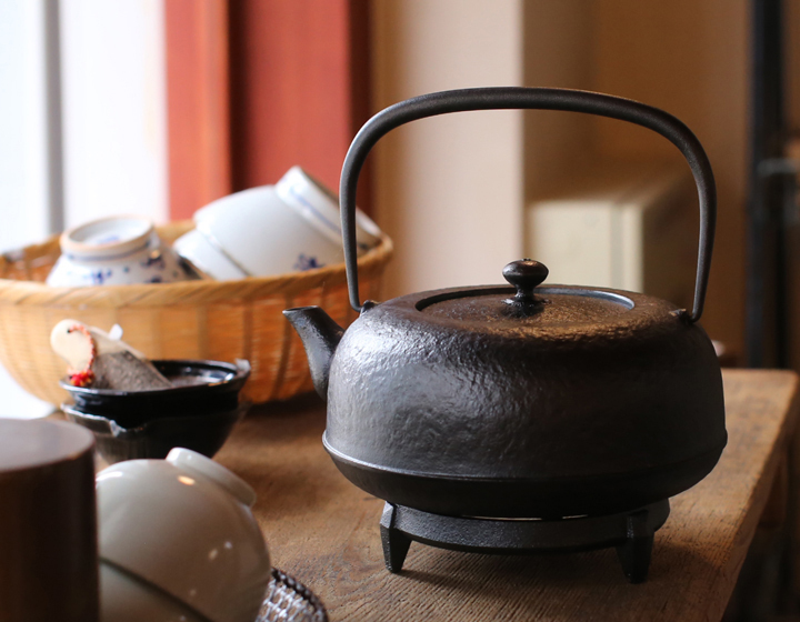 高岡銅器・漆器の雅覧堂