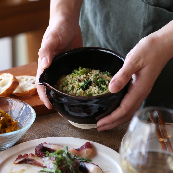 東屋 片口鉢 黒飴 伊賀焼 日本製 陶器 鉢 片口 盛り鉢 : がらんどう 手
