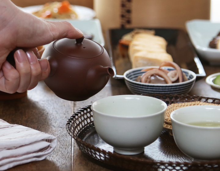 東屋 急須 丸急須 横手（左利き用） 朱泥 常滑焼 茶 猿山修 ティーポット 茶器 陶器 日本製