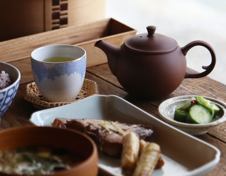 東屋 急須 丸急須 後手 朱泥 常滑焼 茶 猿山修 ティーポット 茶器 陶器 日本製