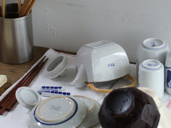 上出長右衛門窯 TEA字 角急須 小 九谷焼 染付 急須 磁器 茶器