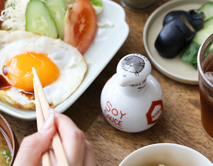 KUTANI SEAL(クタニシール) ネコジェラシー しょうゆ差し 70ml 猫 陶器
