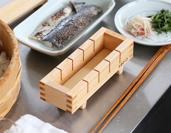 木屋 日本橋木屋 押し寿司器 小 五つ切り ガイド付き 箱寿司 押し寿司