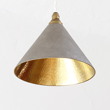 FUTAGAMI（フタガミ） ペンダントランプ 円錐 鍛金 銀ムラ ペンダント