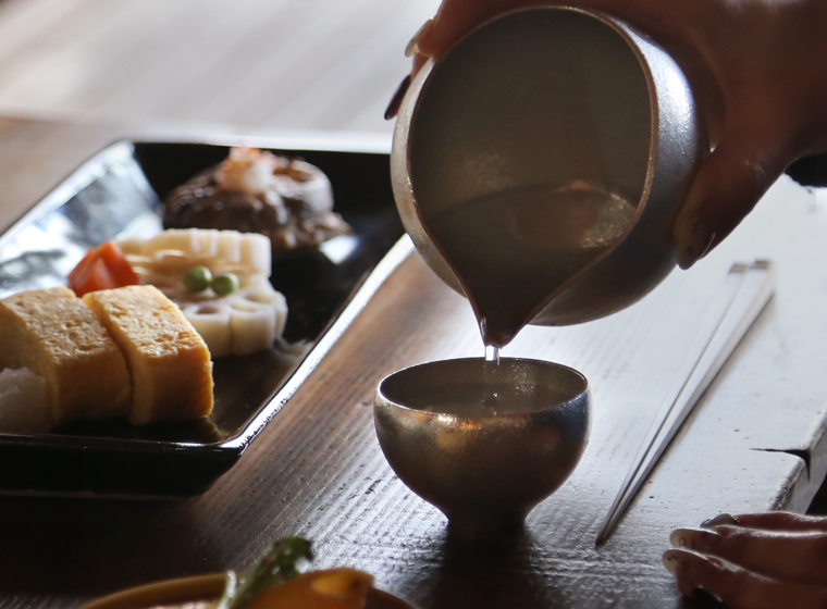 高岡銅器・漆器の雅覧堂