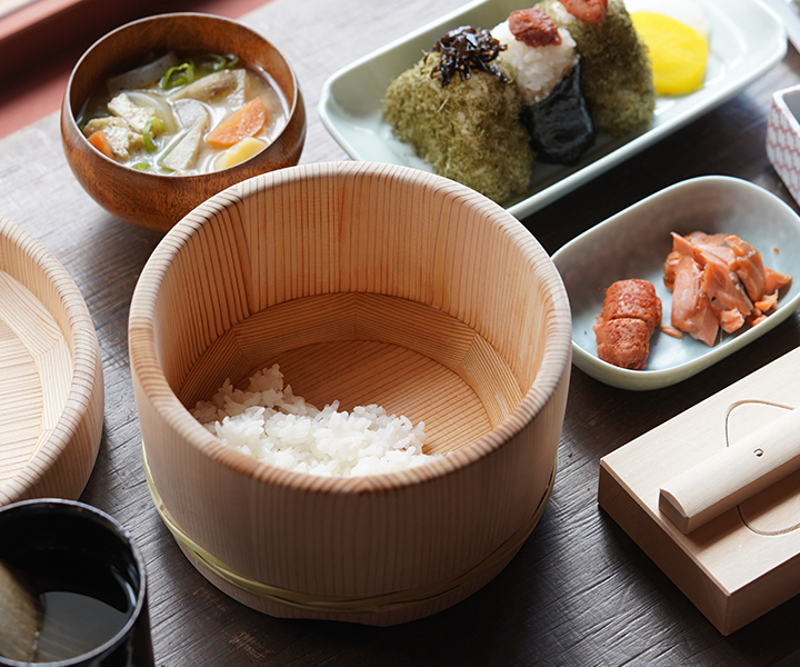 大館天然秋田杉 円形 浅型おひつ6号入り　ヘラ付き ntr-008_main_04.jpg