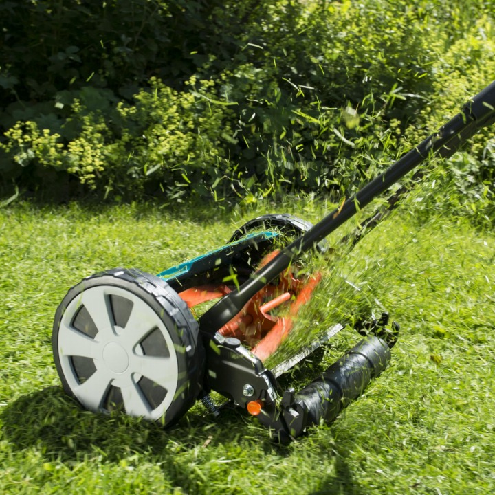 爆買 タカショー GARDENA チェコ製 草刈り機 芝刈り機 草刈機 芝刈り