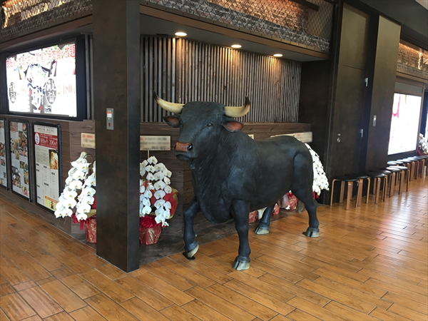 巨大 スペインの闘牛 実物大 大きい 牛 オブジェ 大型 看板 牧場