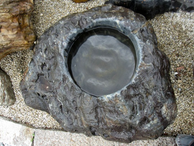 手水鉢