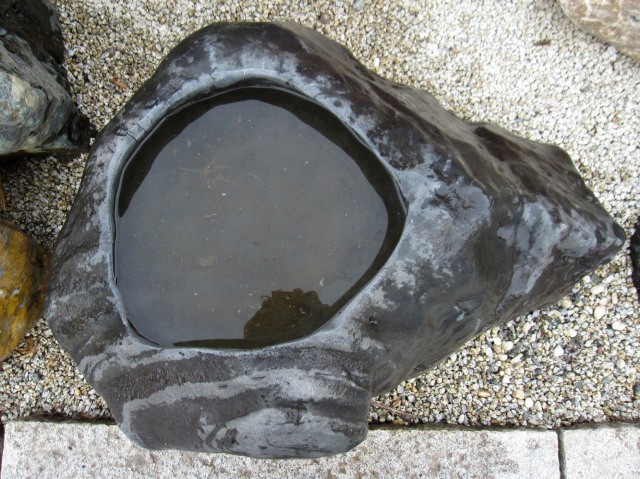 手水鉢