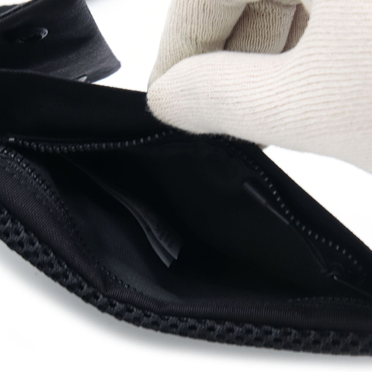 Y-3 ワイスリー ショルダーバッグ クロスボディ ポーチ ユニセックス 