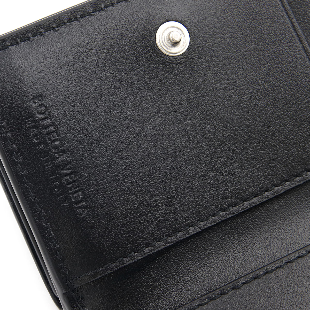 サマーセール✩Bottega Veneta ブラック三つ折り財布 Bottega Veneta 三つ折り財布 ブラック
