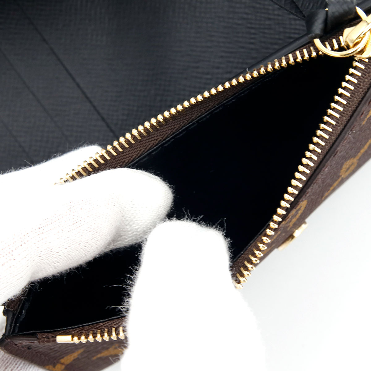 ルイヴィトン 財布 三つ折り LOUIS VUITTON ルイヴィトン財布 未使用 ポルトフォイユ ヴィクトリーヌ モノグラム リバース M81557の画像