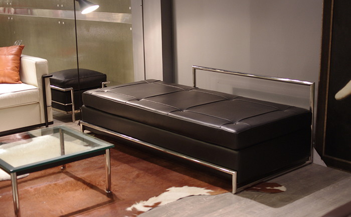 アイリーン グレイ デイベッド Elieen Grey Daybed オイルドレザー 本