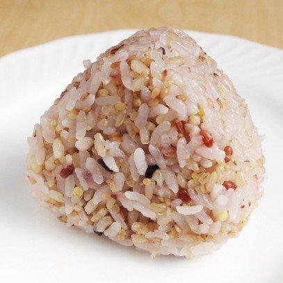 玄米 雑穀 おにぎり 野球部のおむすび[マヨたまご] 130g  手作り おむすび 冷凍｜genmusuya