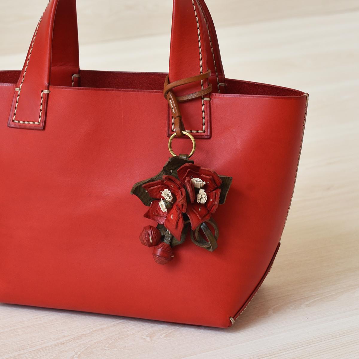 genten（ゲンテン） genten 43904 エヴァーチャーム ポインセチア 本革