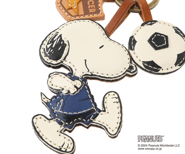 スヌーピーレザーチャーム(Soccer)/genten ゲンテン genten 46124 PEANUTS ワクワクチャーム「Soccer」革