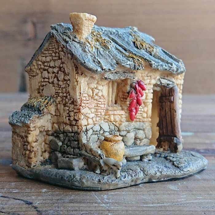 山 山小屋 置物 小屋 インテリア 雑貨 ミニチュア ライト付き