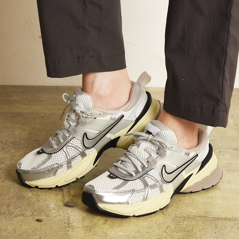 ナイキ V2K ランNIKE V2K RUN スニーカー レディース ロゴ ローカット
