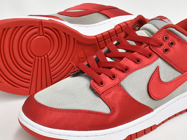 NIKE W DUNK LOW ESS SNKR ''UNLV SATIN'' 【ナイキ ウィメンズ ダンク