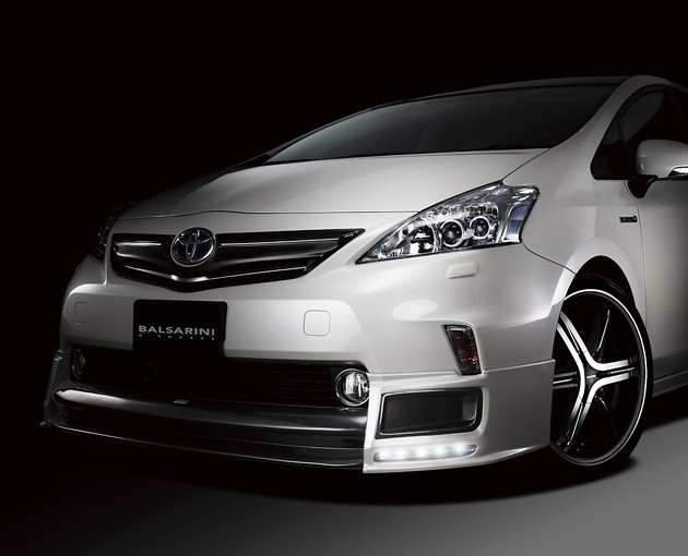 WEB限定】【WEB限定】プリウスα PRIUSα 40系 MC前「フロントグリル 全車対応」塗装済 BALSARINI TOYOTA トヨタ  外装、ボディパーツ