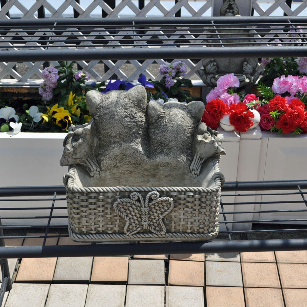 送料無料 英国製 ストーン製 【子猫のプランター】お水が流れる