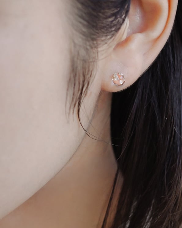 ★パリ発 vanrycke★Charlie 3 ダイアモンド ピアス 右耳用 ROSE vanrycke(ヴァンリック) - 海外通販のBUYMA
