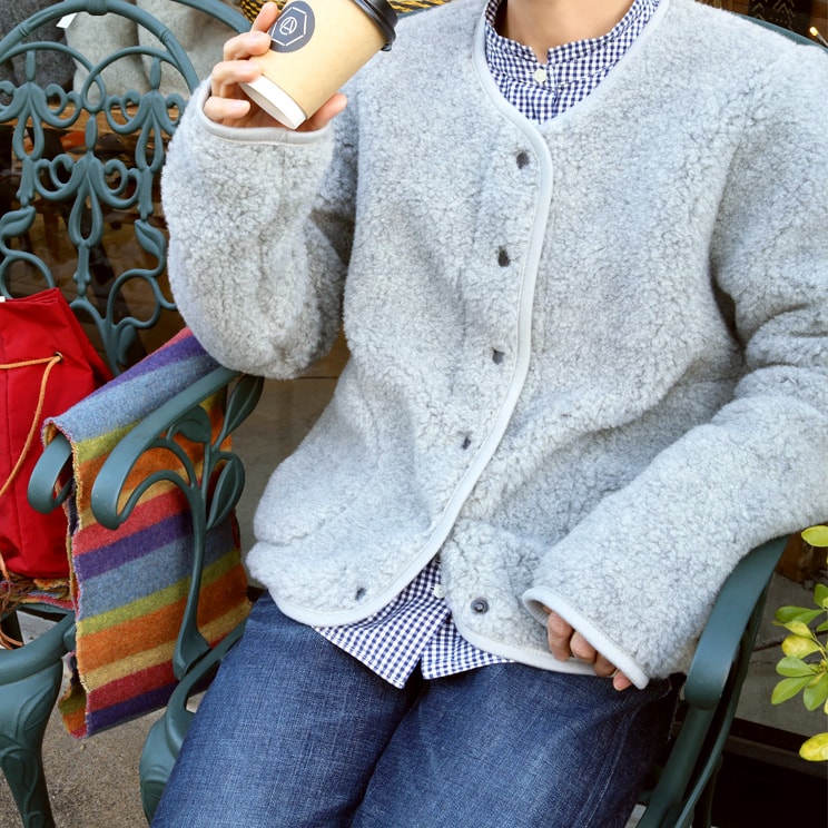 a.p.c ジップアップブルゾン ウール シープ毛皮　ポーランド製 a.p.c ジップアップブルゾン ウール シープ毛皮 ポーランド製