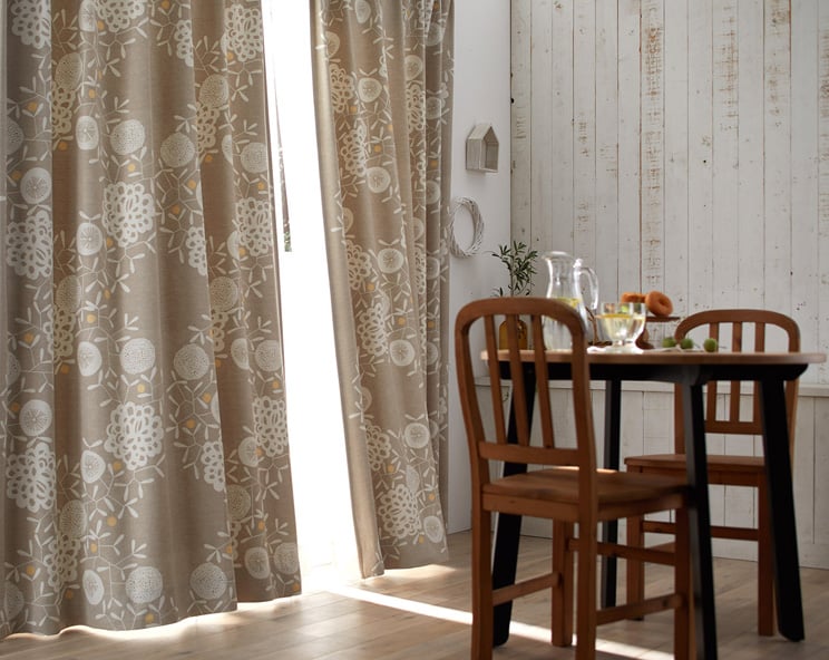 スミノエ 2級遮光カーテン デザインライフ HANAKAZARI ハナカザリ