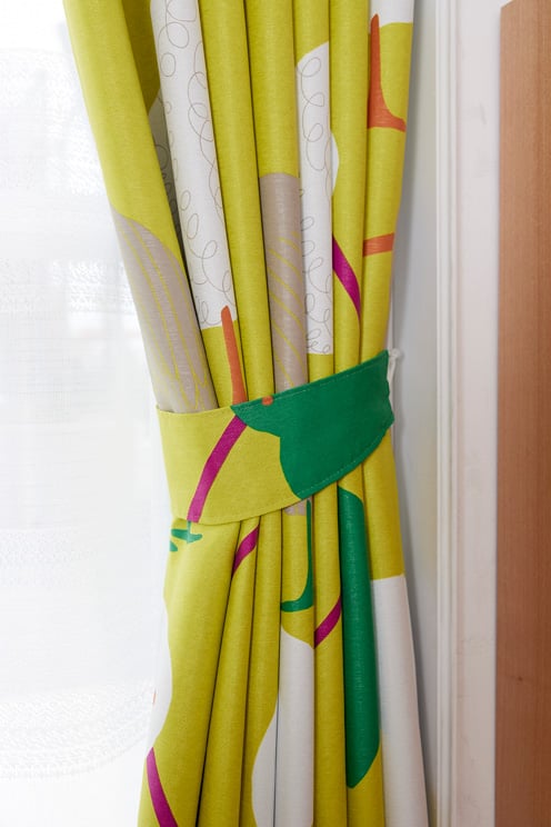 スミノエ 2級遮光カーテン デザインライフ TEKUTEKU KIWI テクテク