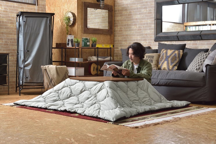 ペットの毛が付きにくい撥水加工のこたつ布団 リバーシブル 正方形 190