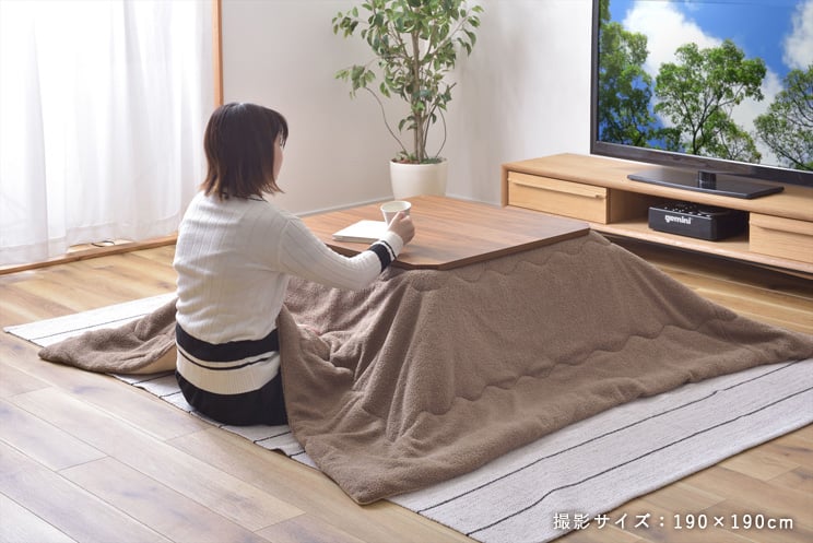 ぬいぐるみみたいなフカフカのボアが暖かい長方形のこたつ布団 190×230
