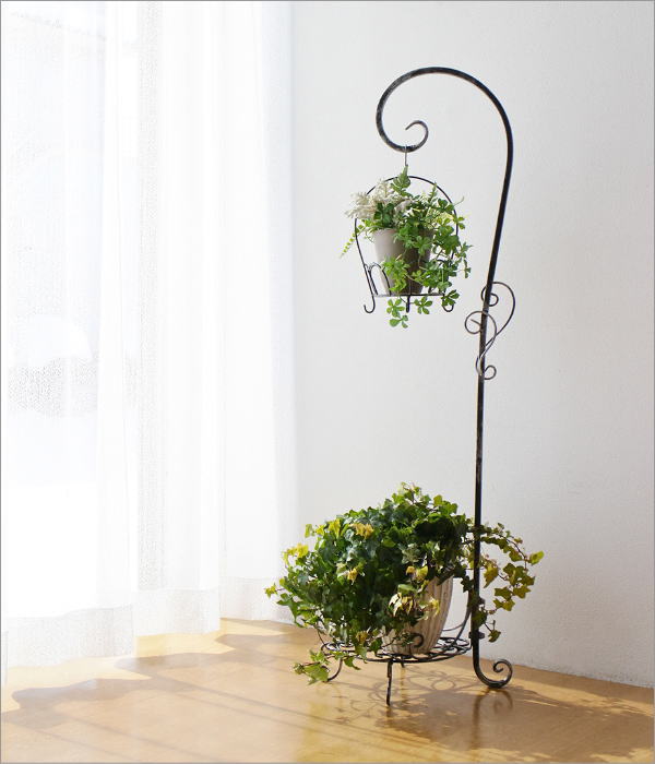 アイアン吊り下げバスケット付きフラワースタンド(1)