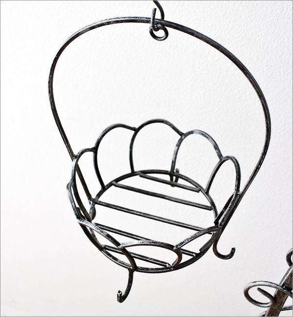 アイアン吊り下げバスケット付きフラワースタンド(3)
