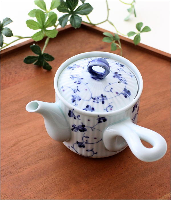 急須 波佐見焼 鎬文 しのぎ 唐草模様 日本製 小さめ 280ml 磁器 茶こし